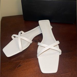 WHO WHAT WEAR Clara Slide Sandal